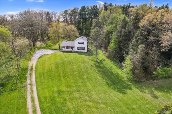 2300 Old Plank RD, Milford Charter Township, MI 48381