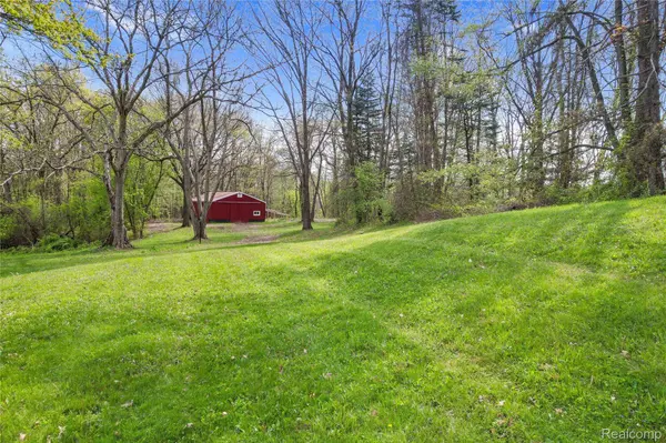 2300 Old Plank RD, Milford Charter Township, MI 48381