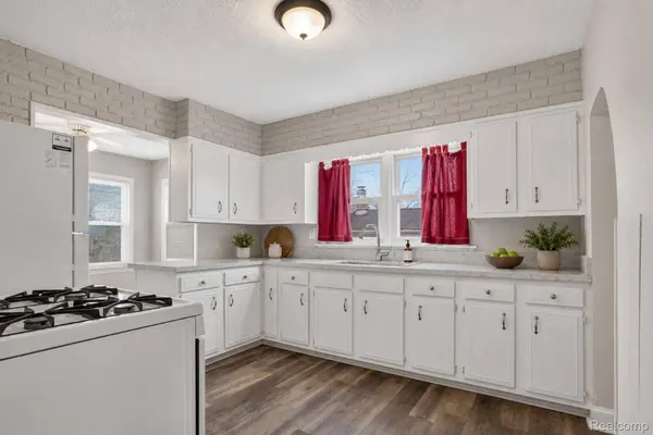 23131 Lambrecht AVE, Eastpointe, MI 48021