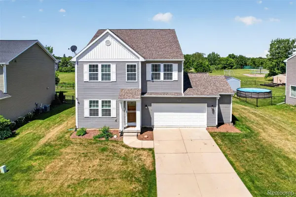 3524 Amber Oaks DR, Howell Township, MI 48855