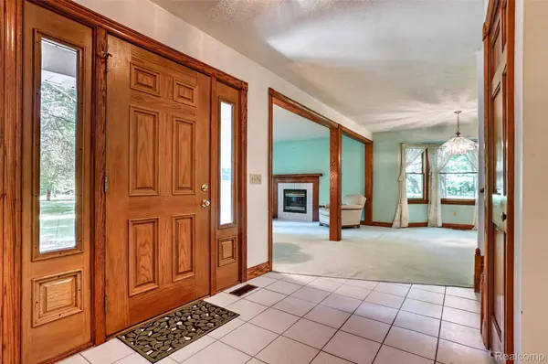 1919 Fox Ridge DR, Marion Township, MI 48843