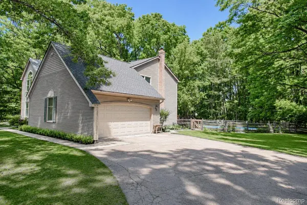 1919 Fox Ridge DR, Marion Township, MI 48843
