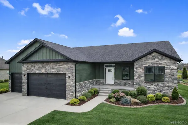 7246 Geraldine CIR