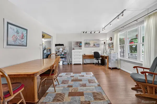 310 Browning DR, Howell, MI 48843