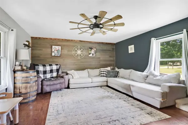 6050 Brophy RD, Oceola Township, MI 48855