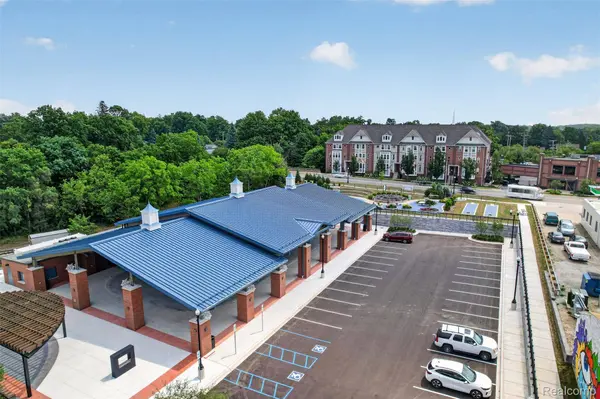 223 N Michigan AVE, Howell, MI 48843