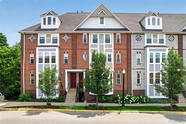 223 N Michigan AVE