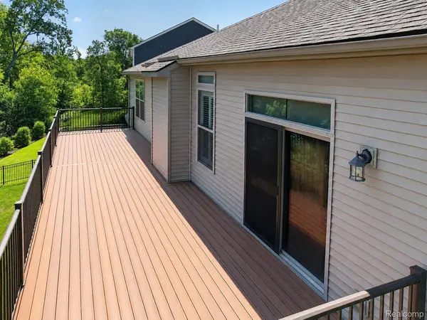 1330 Secretariat WAY, Oceola Township, MI 48843