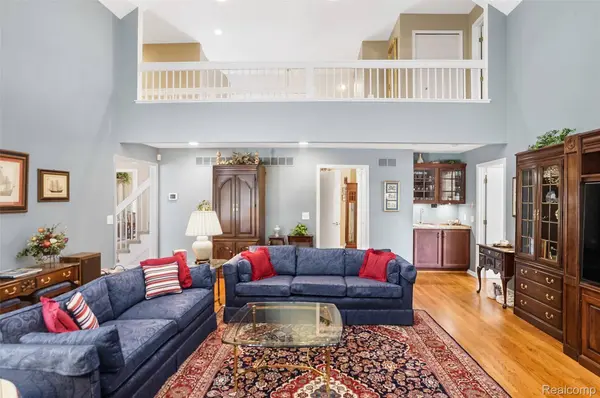 21720 Heatheridge LN, Farmington Hills, MI 48167