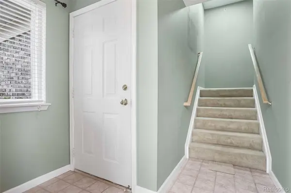 862 Amanda LN, Pontiac, MI 48340