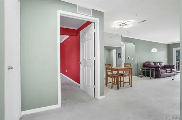 862 Amanda LN, Pontiac, MI 48340