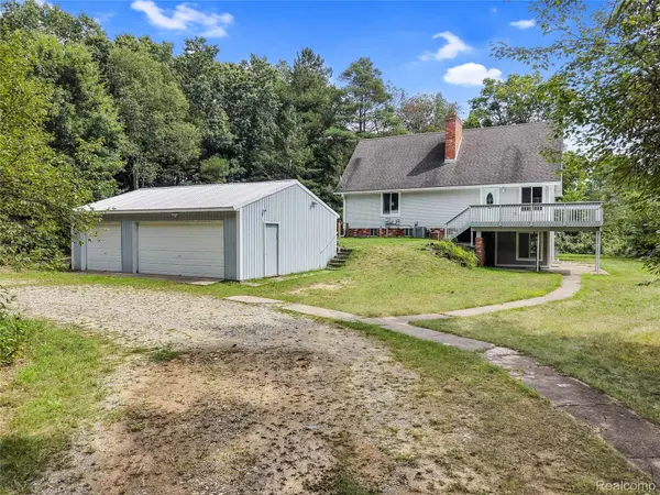 8484 Eaton RD