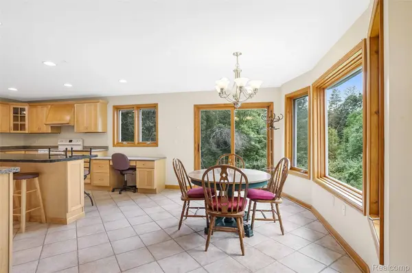 8484 Eaton RD, Springfield Charter Township, MI 48350