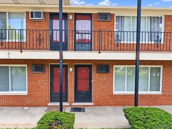 25301 Five Mile Rd #109, Originalcity, MI 48239