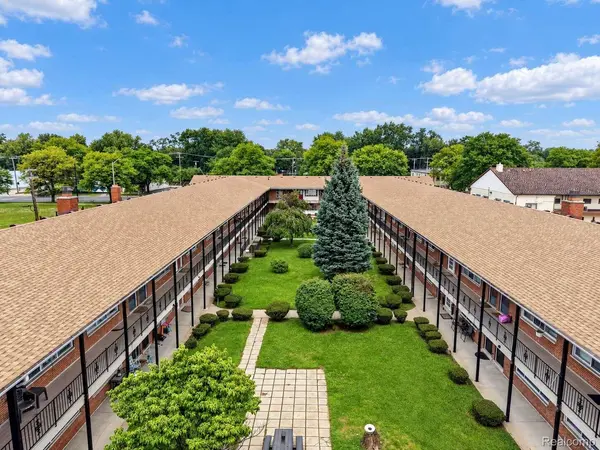25301 Five Mile Rd #109, Originalcity, MI 48239
