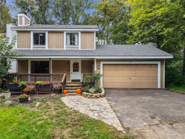1490 Midwood DR