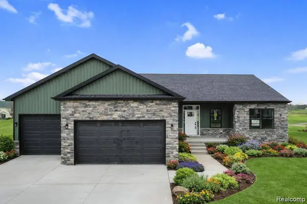8398 Mapleview DR