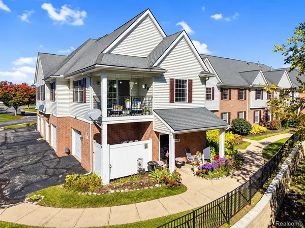 1066 Shiawassee CIR