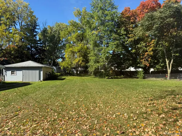 643 N Hickory ST, Owosso, MI 48867