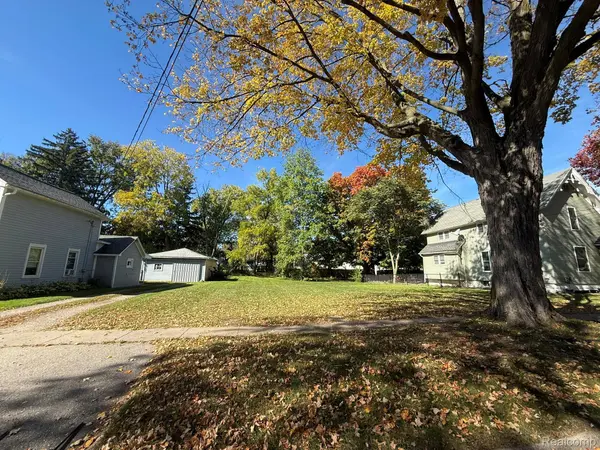 643 N Hickory ST, Owosso, MI 48867