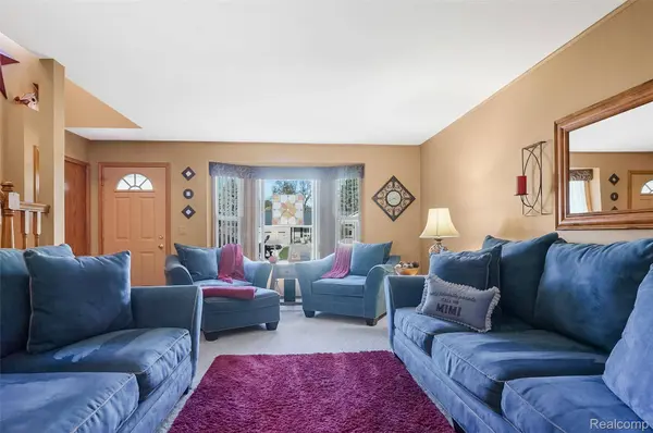 8351 Rustic TRL, Argentine, MI 48451