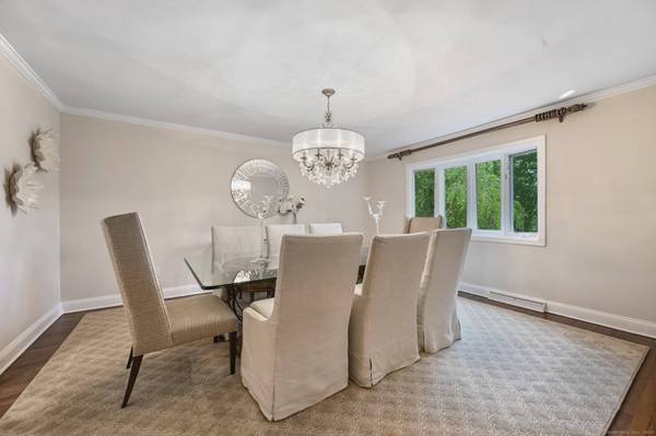 1 Braybourne Drive, Norwalk, CT 06855