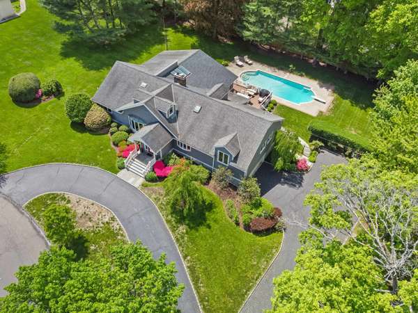 1 Braybourne Drive, Norwalk, CT 06855