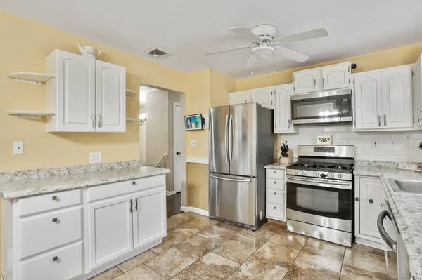 25 Tuxedo Avenue, Shelton, CT 06484