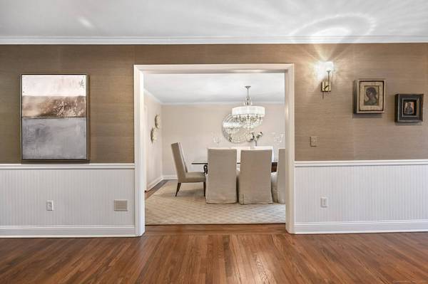 1 Braybourne Drive, Norwalk, CT 06855