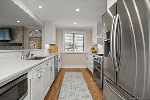 50 Craig Place, Fairfield, CT 06824