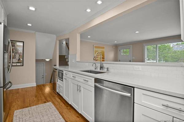 50 Craig Place, Fairfield, CT 06824