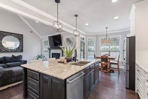 5208 43rd St, Rogers, AR 72758