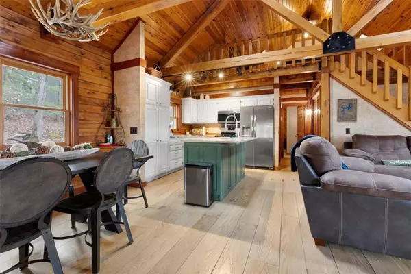 19156 Pinecrest Trl, Rogers, AR 72756