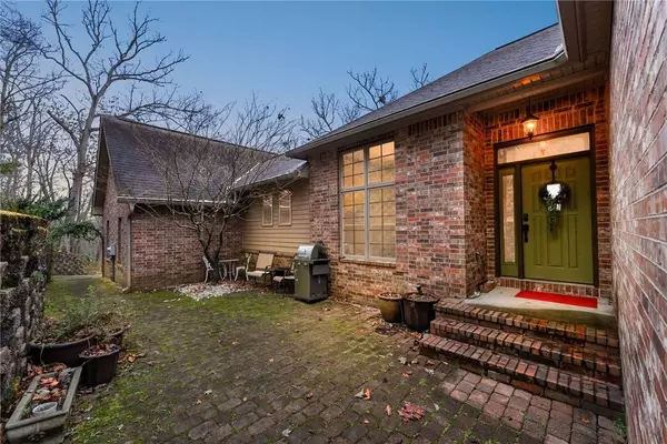 9171 Mountain Lake Pl, Rogers, AR 72756