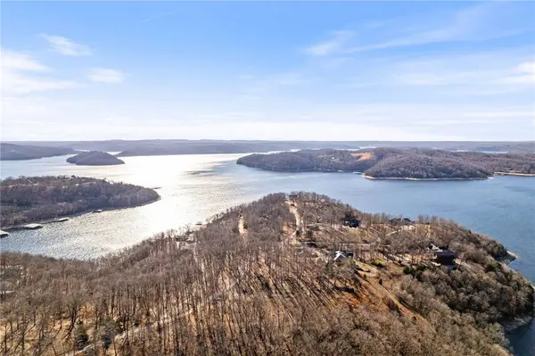 188 Point Mirage Rd, Eureka Springs, AR 72631