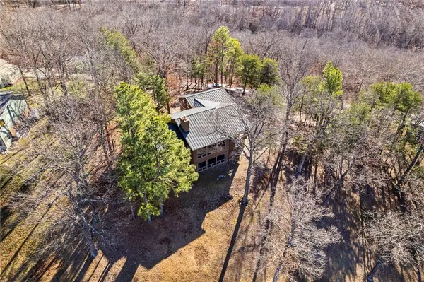 188 Point Mirage Rd, Eureka Springs, AR 72631