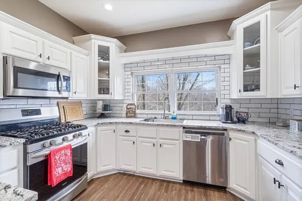 16893 Gum Springs Dr, Siloam Springs, AR 72761