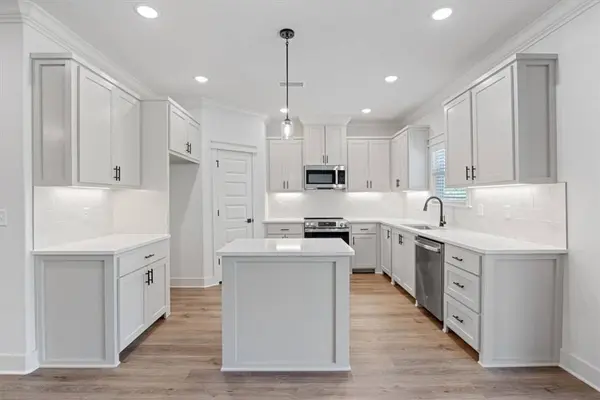 8 Roxburgh Ln, Bella Vista, AR 72715