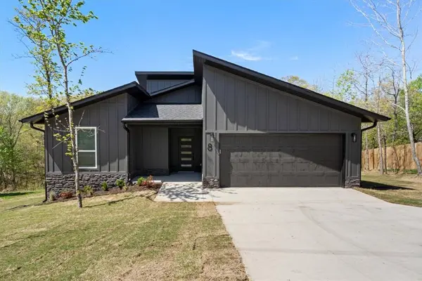 8 Roxburgh Ln, Bella Vista, AR 72715