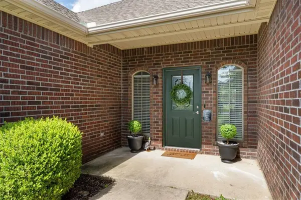 11741 Creek Ln, Farmington, AR 72730