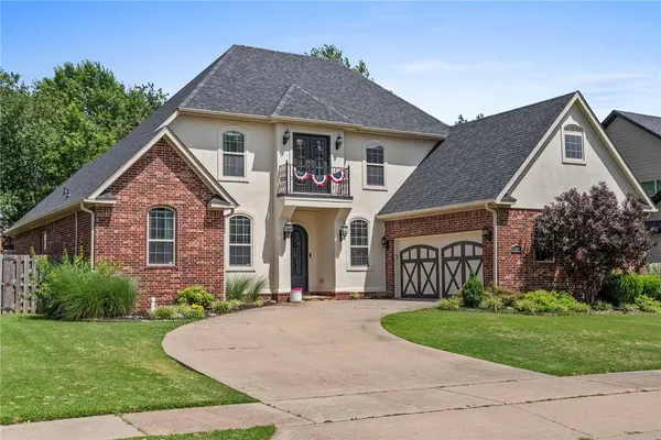 207 N Angel Falls Ln, Springdale, AR 72762