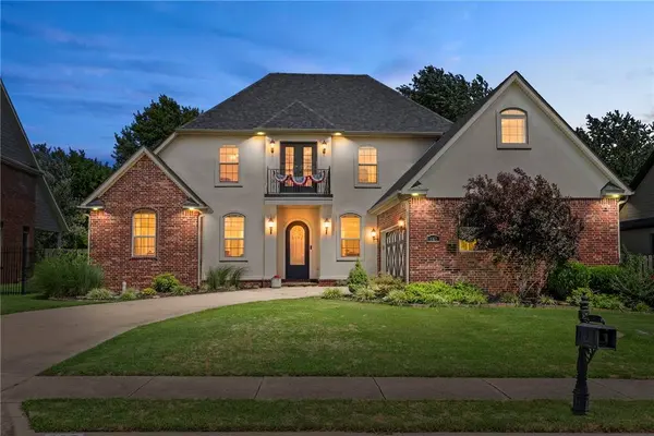 207 N Angel Falls Ln, Springdale, AR 72762