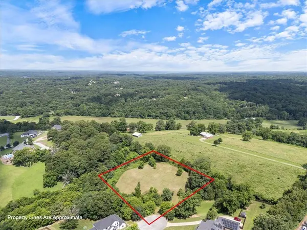 13787 Colline Rd, Bentonville, AR 72712