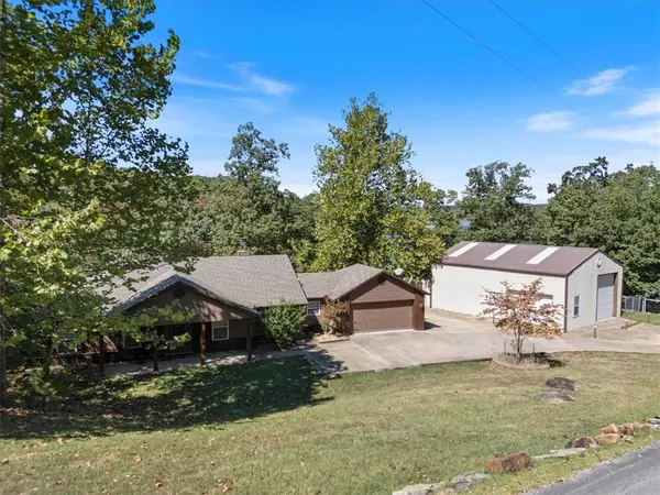 19166 Pinecrest Trl, Rogers, AR 72756