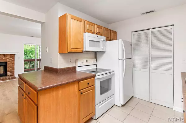 2419 Sandalwood Creek CT #D, Wildwood, MO 63038