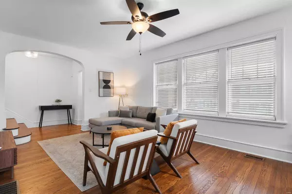 5825 S Grand BLVD, St Louis, MO 63111