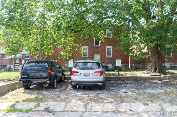 6146 Morganford RD, St Louis, MO 63116