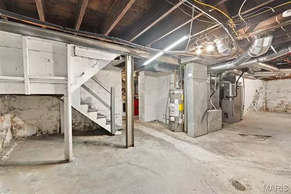 6146 Morganford RD, St Louis, MO 63116