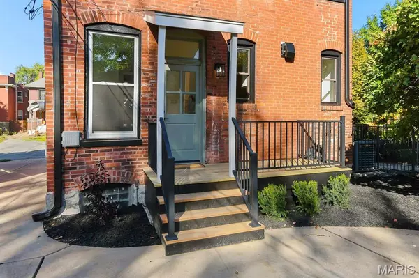 3820 Shaw BLVD, St Louis, MO 63110