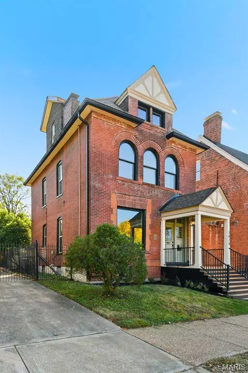 3820 Shaw BLVD, St Louis, MO 63110